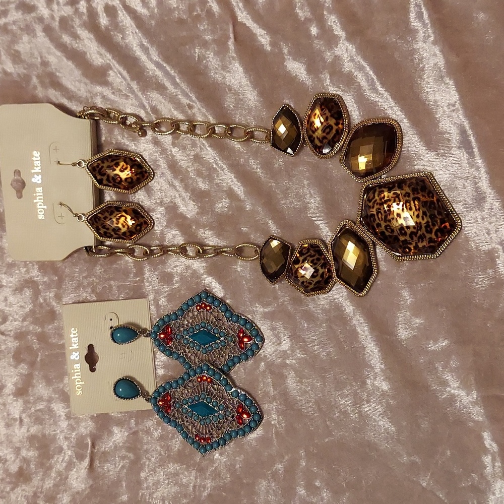Jewerly - Picture 1 of 3